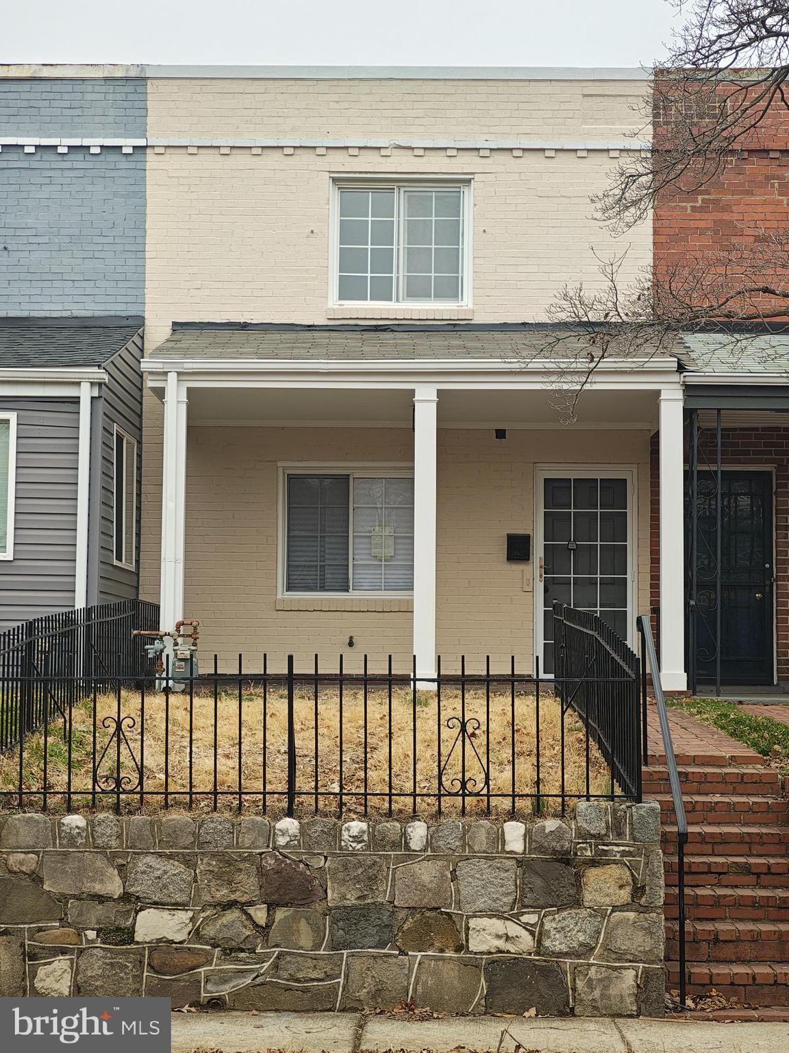 220 33RD ST NE, WASHINGTON 20019, DC