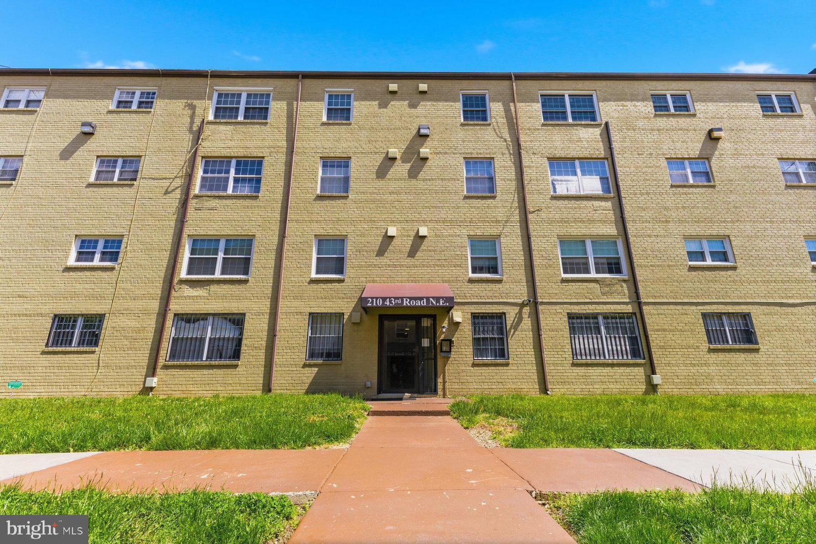210 43RD RD NE, WASHINGTON 20019, DC