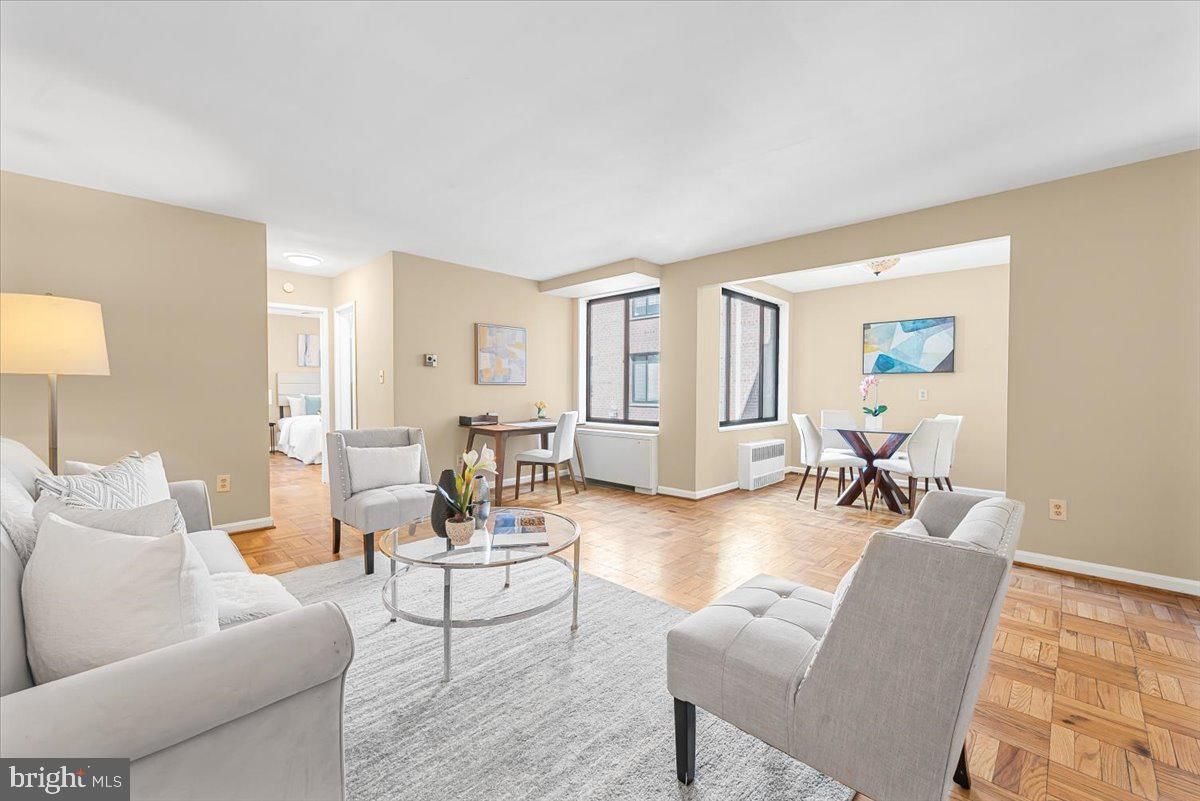 5112 MACARTHUR BOULEVARD NW #110 photograph