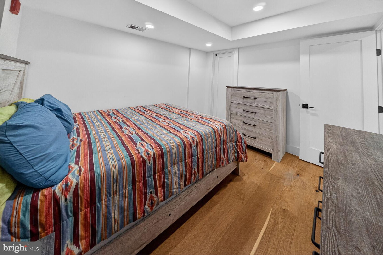 927 KENNEDY STREET NW #B02 photograph