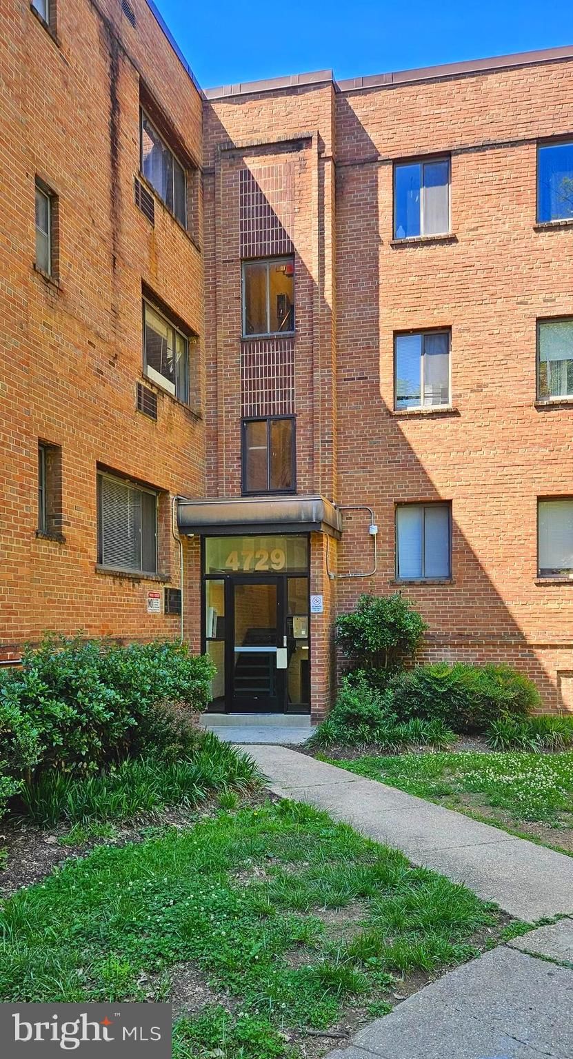 4729 1ST STREET SW 101 in Washington, DC