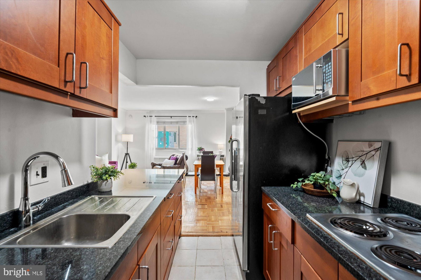 4600 CONNECTICUT AVENUE NW #215 photograph