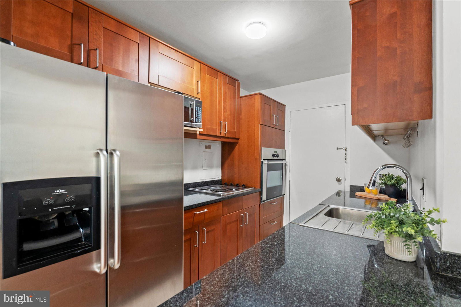 4600 CONNECTICUT AVENUE NW #215 photograph