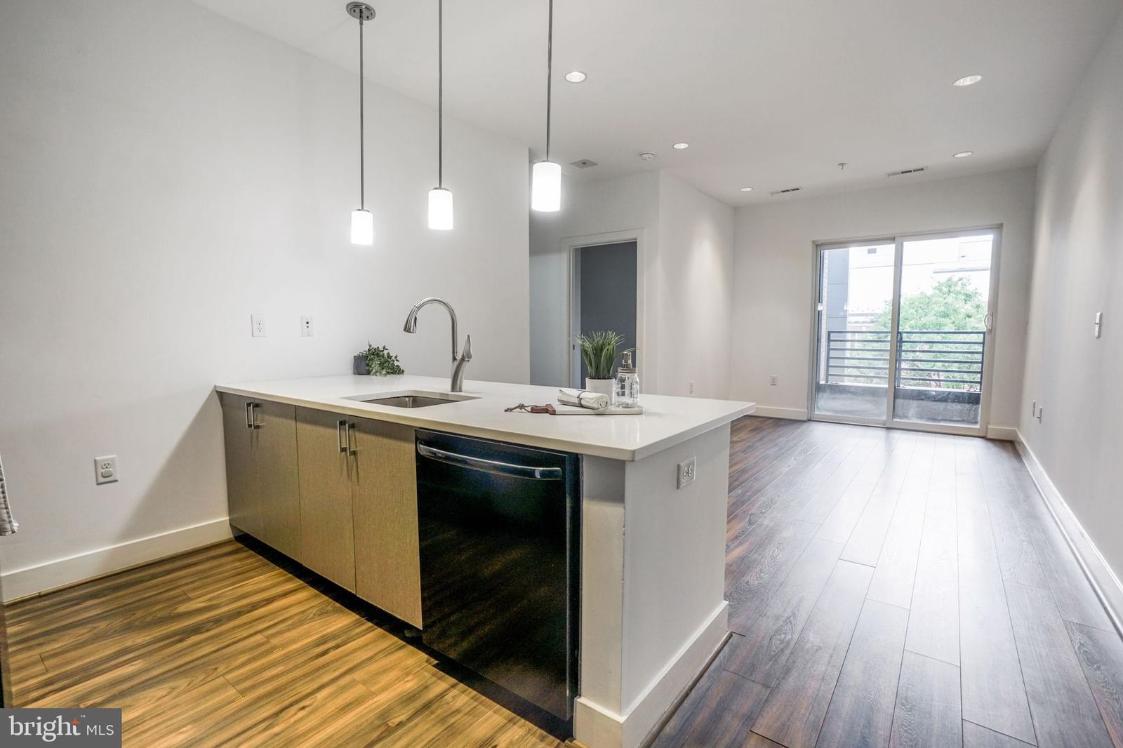 1111 ORREN STREET NE #310 photograph