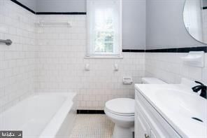 3937 PENNSYLVANIA AVENUE SE #102 photograph