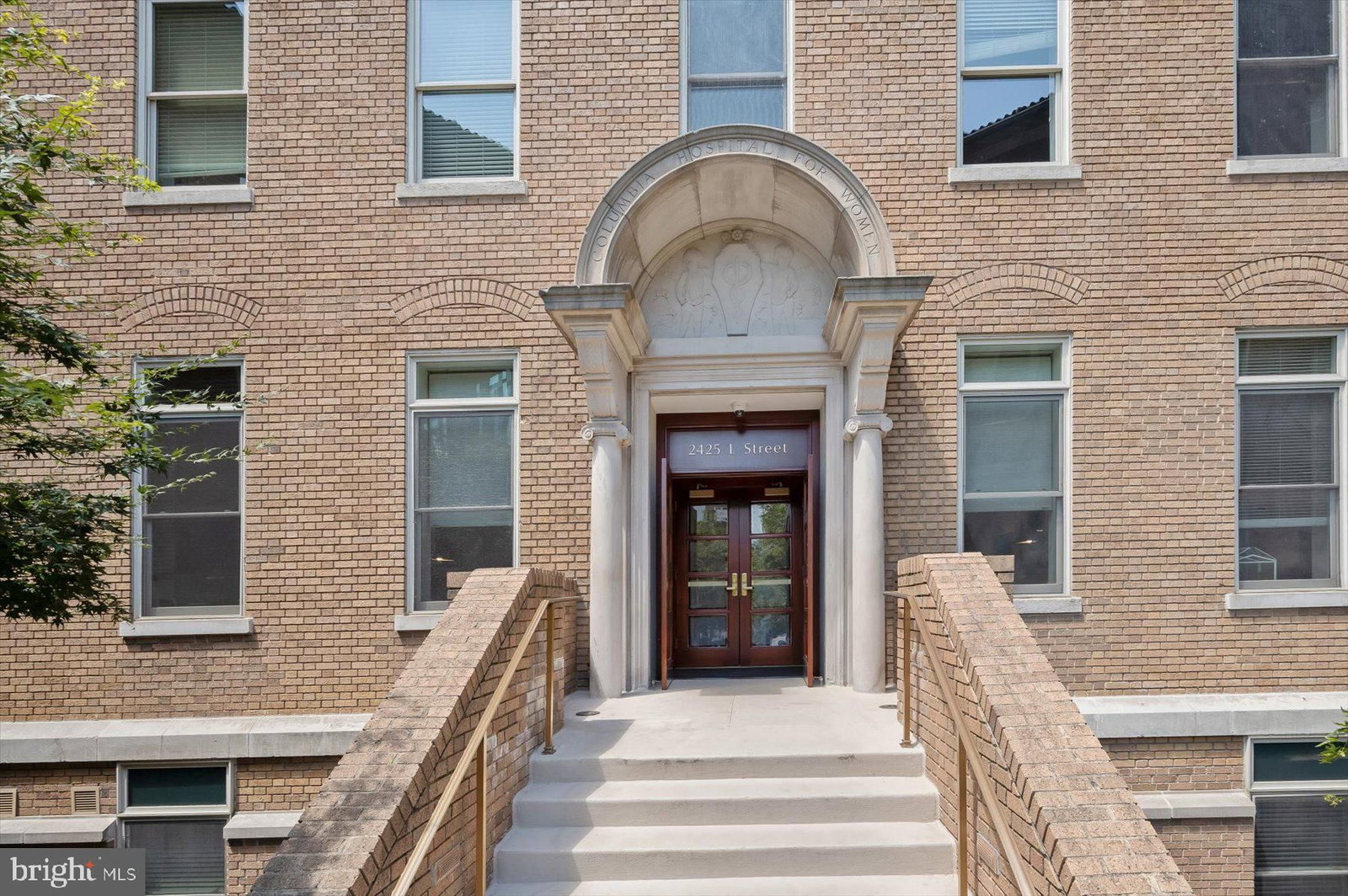 2425 L STREET NW #736 photograph