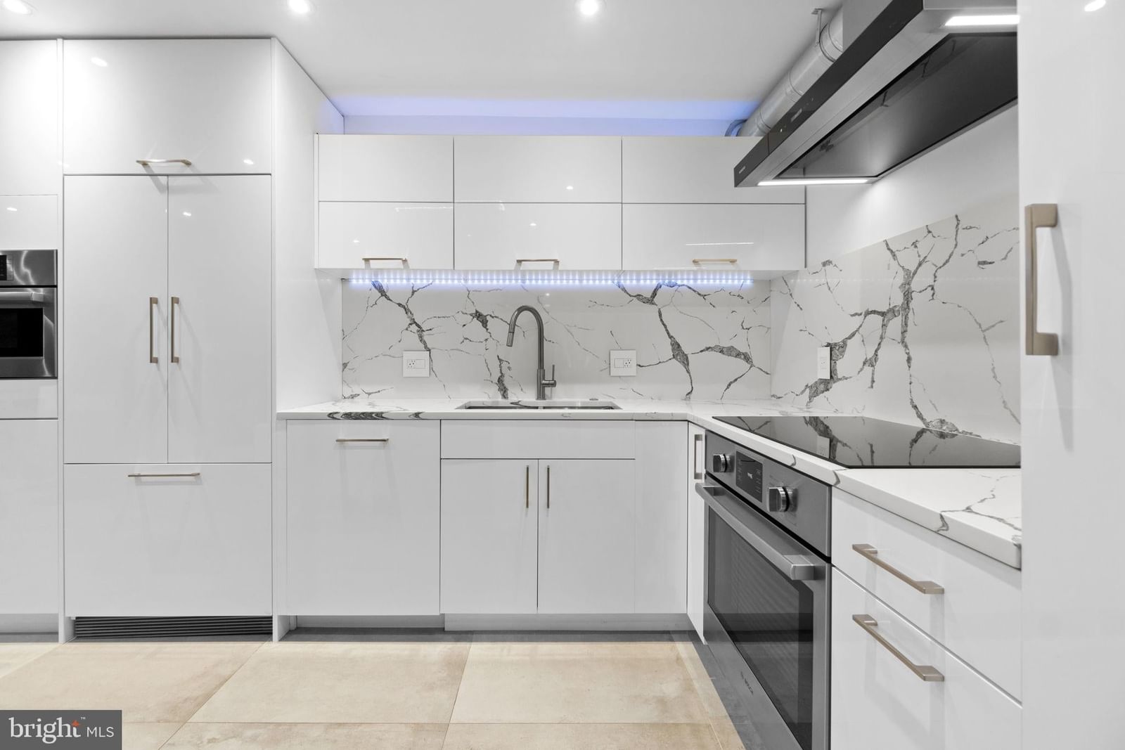 2320 WISCONSIN AVENUE NW #202 photograph