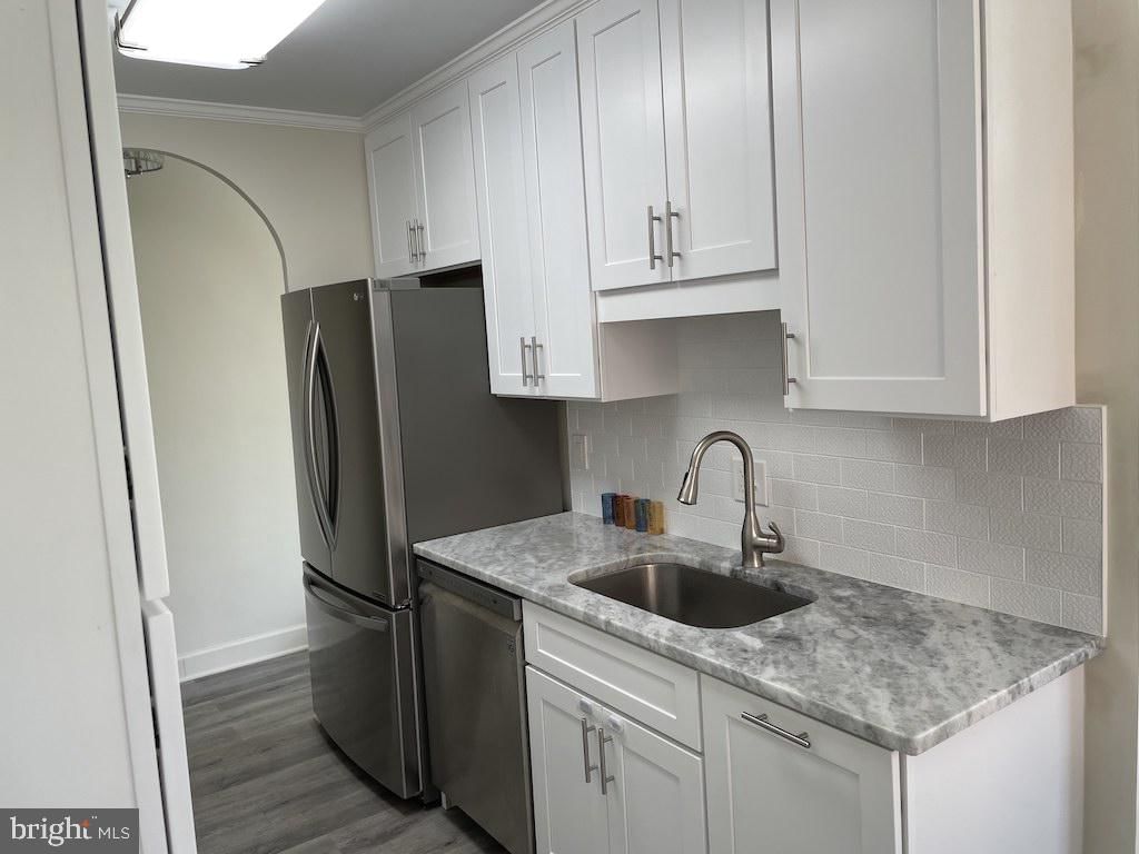 4000 TUNLAW ROAD NW #516 photograph