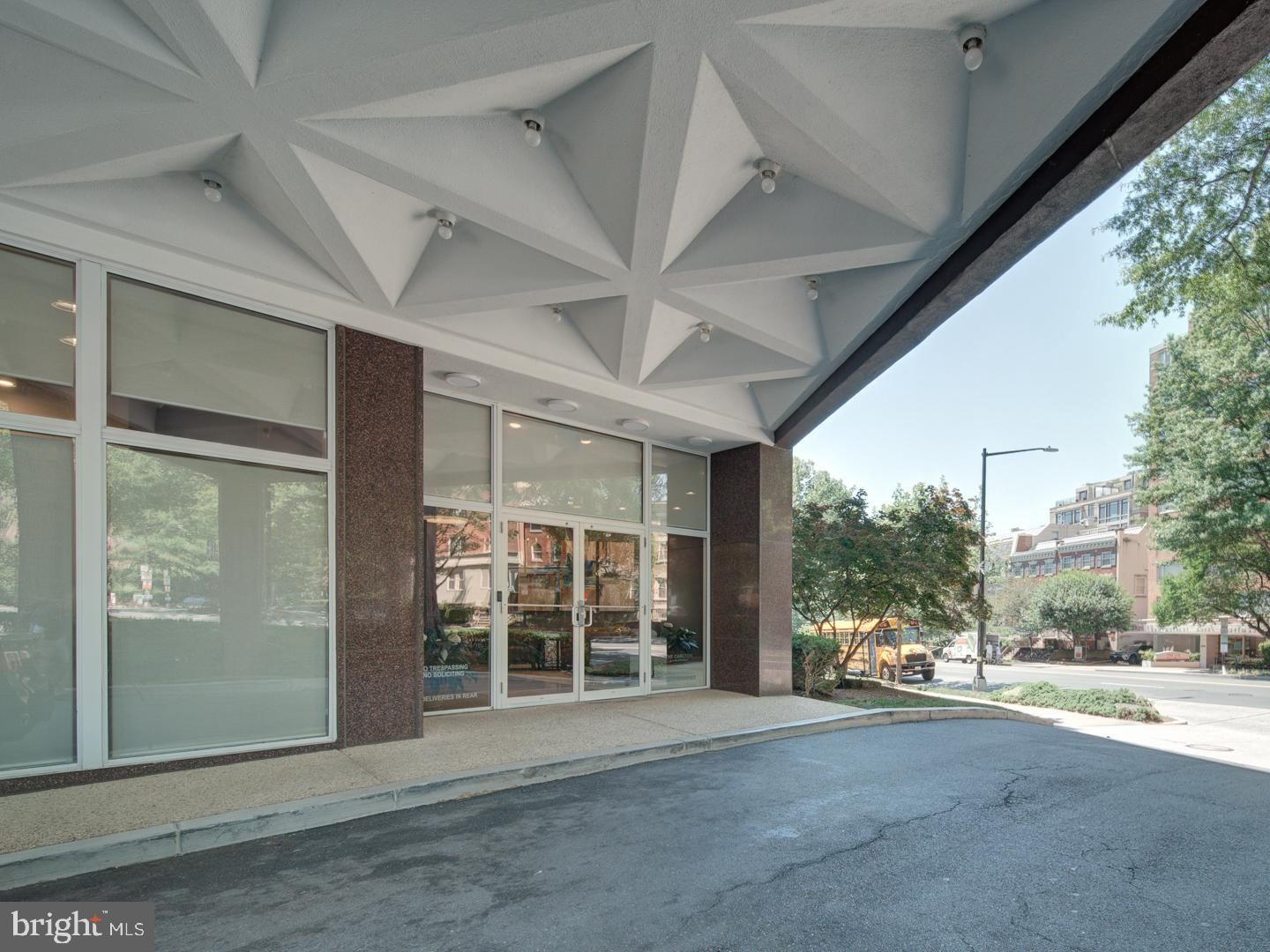 2829 CONNECTICUT AVENUE NW #606 photograph