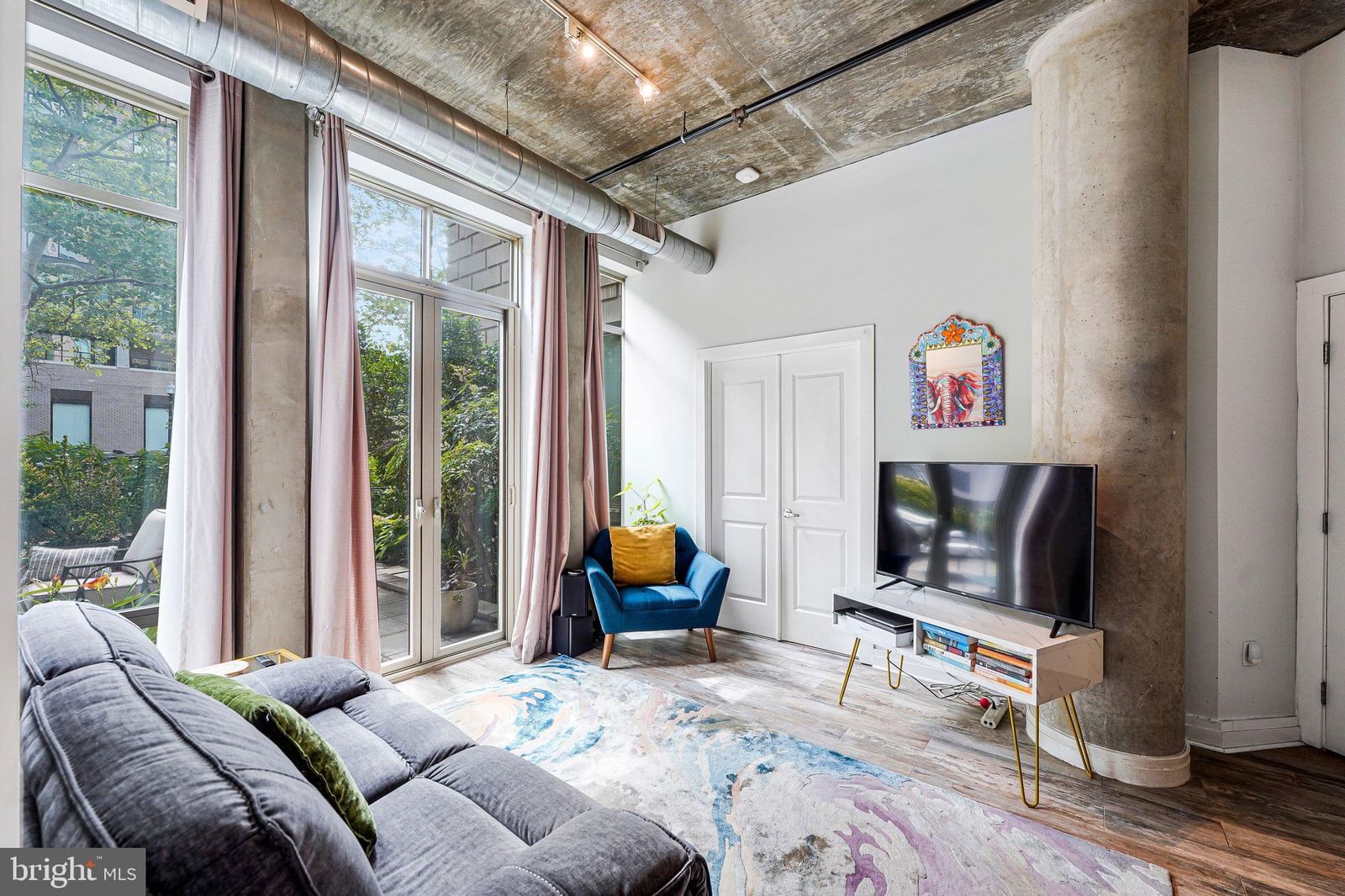 301 MASSACHUSETTS AVENUE NW #103 photograph