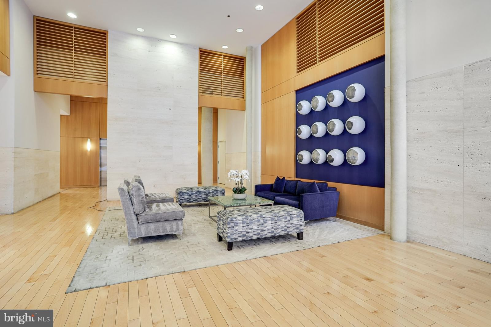 675 E STREET NW #900 photograph
