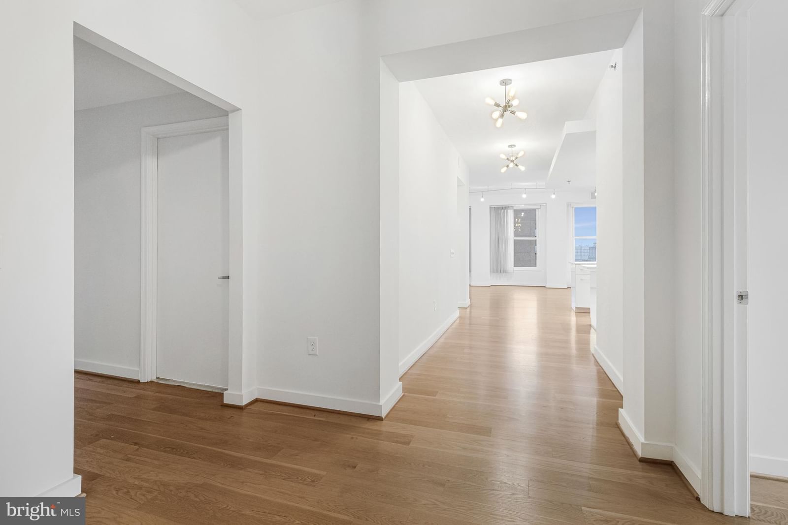 675 E STREET NW #900 photograph