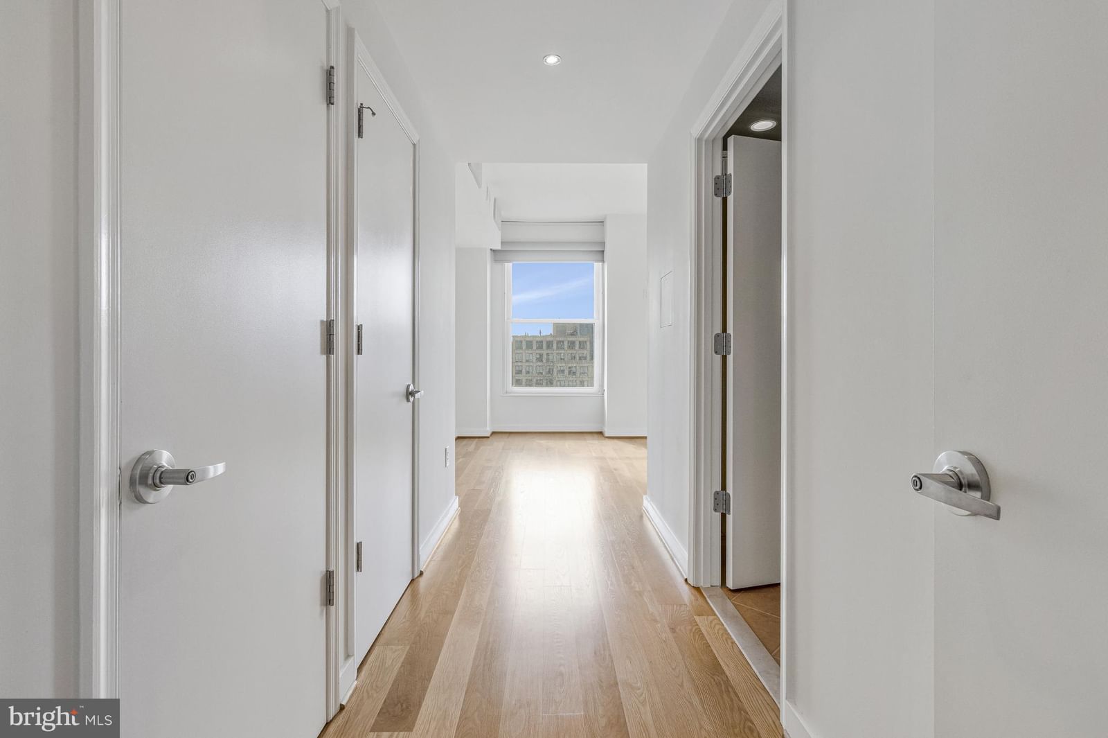 675 E STREET NW #900 photograph