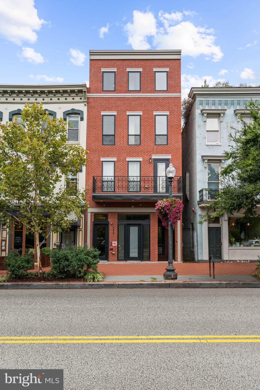733 8TH ST SE, WASHINGTON 20003, DC