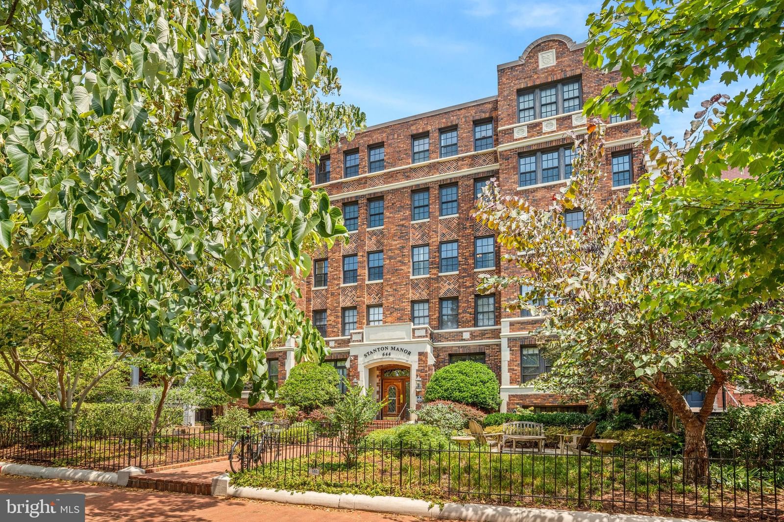 644 MASSACHUSETTS AVE NE, WASHINGTON 20002, DC