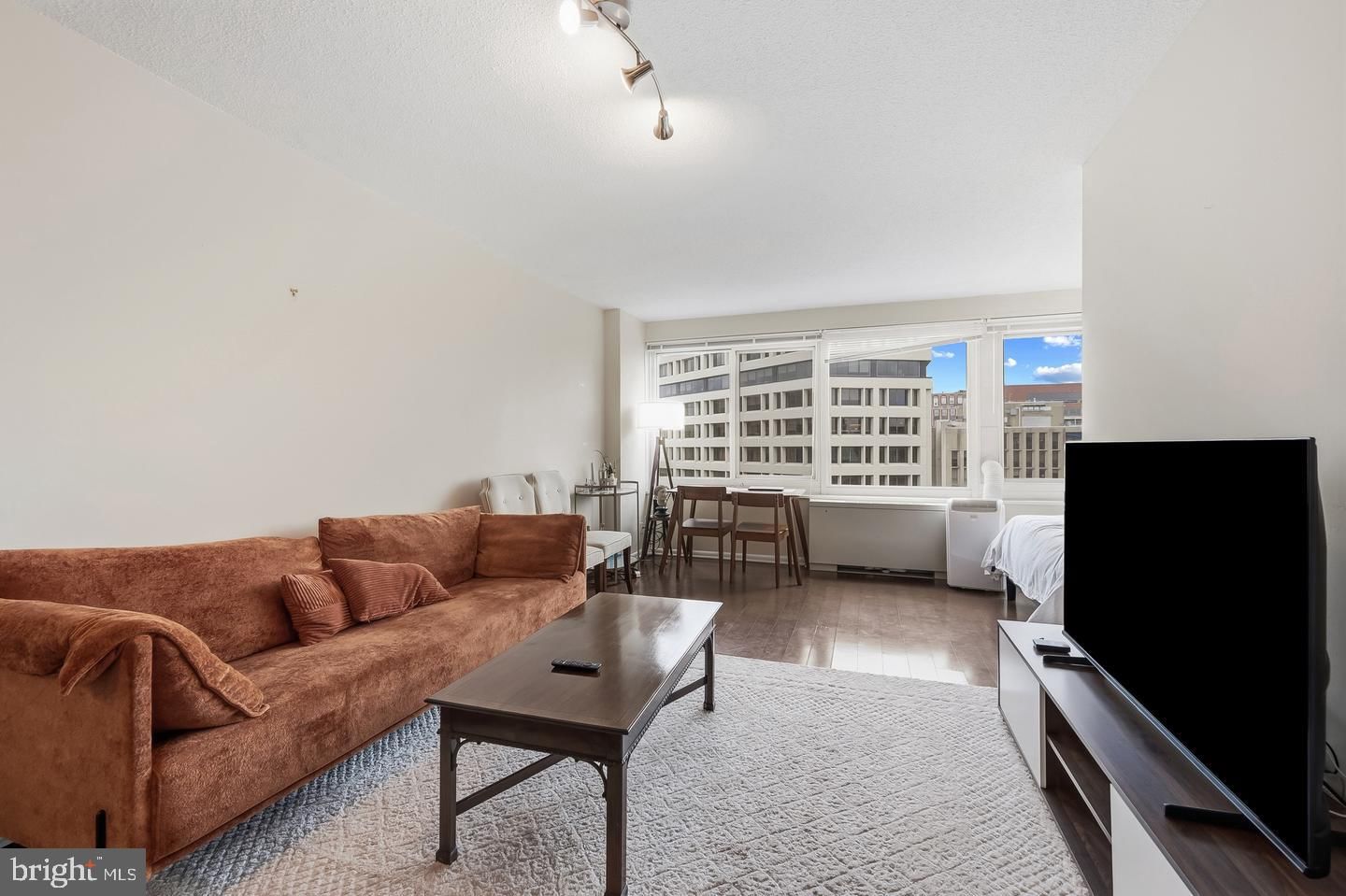 1330 NEW HAMPSHIRE AVENUE NW #911 photograph