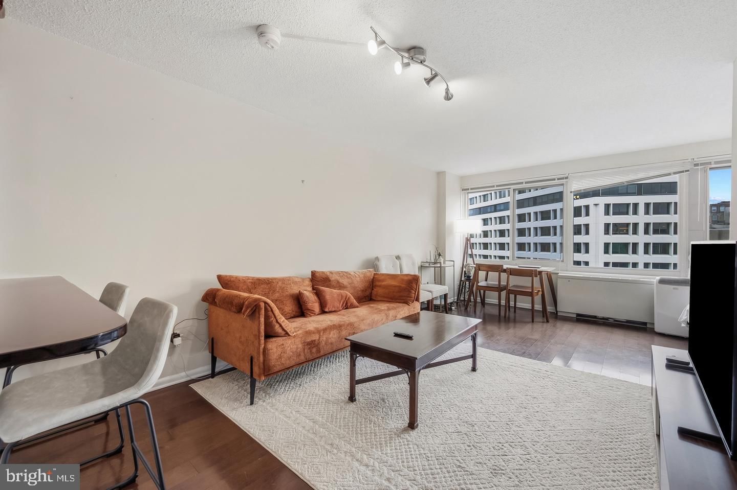 1330 NEW HAMPSHIRE AVENUE NW #911 photograph