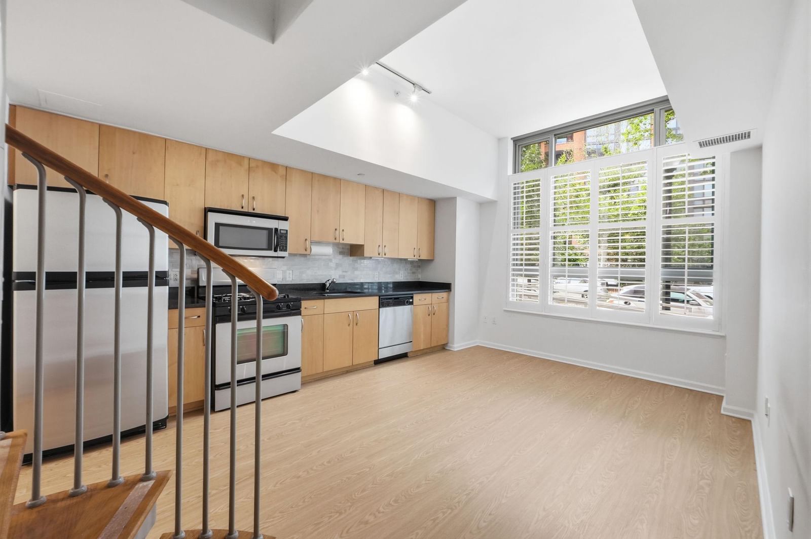 440 L STREET NW #105 photograph