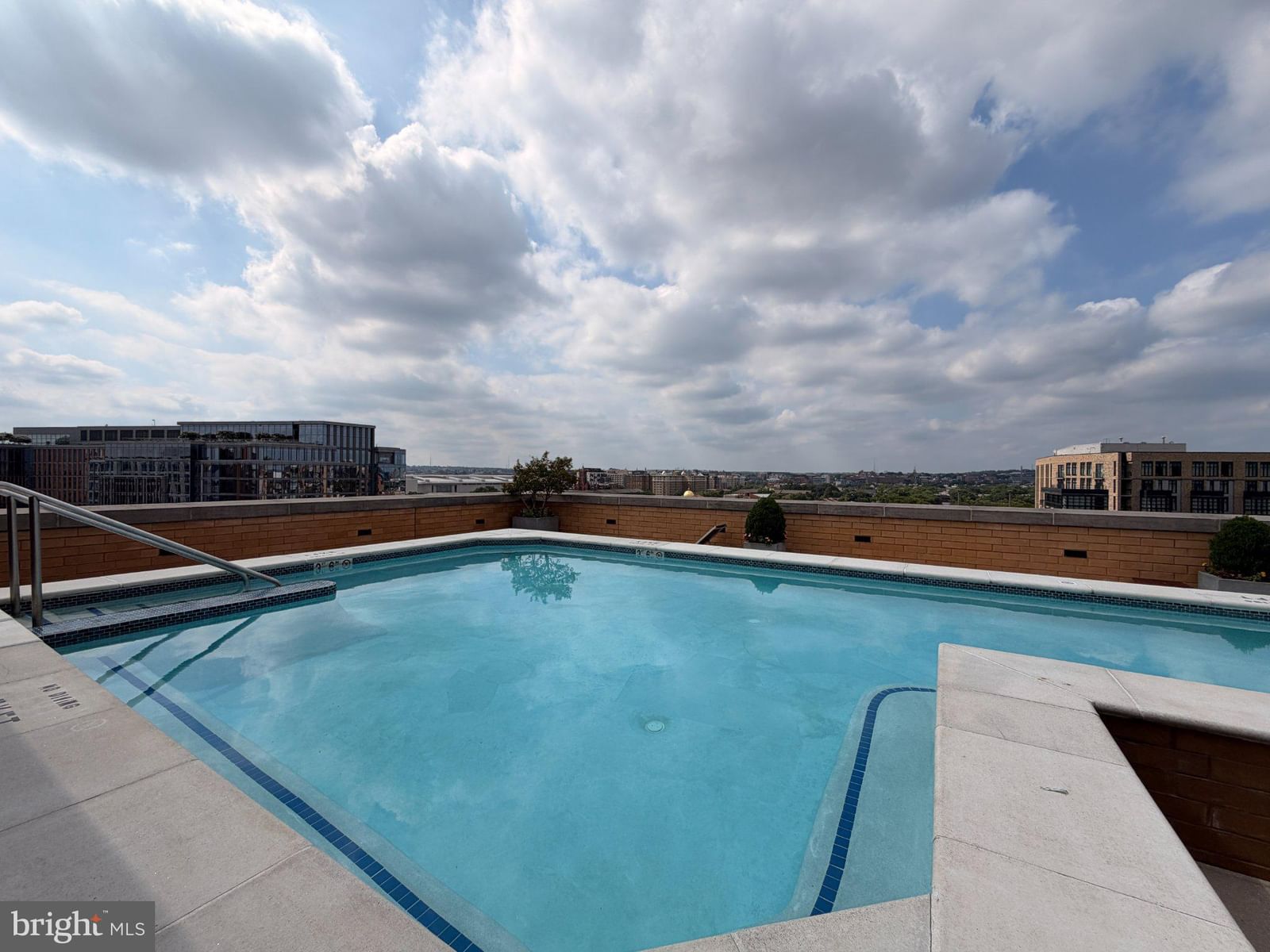 440 L STREET NW #105 photograph
