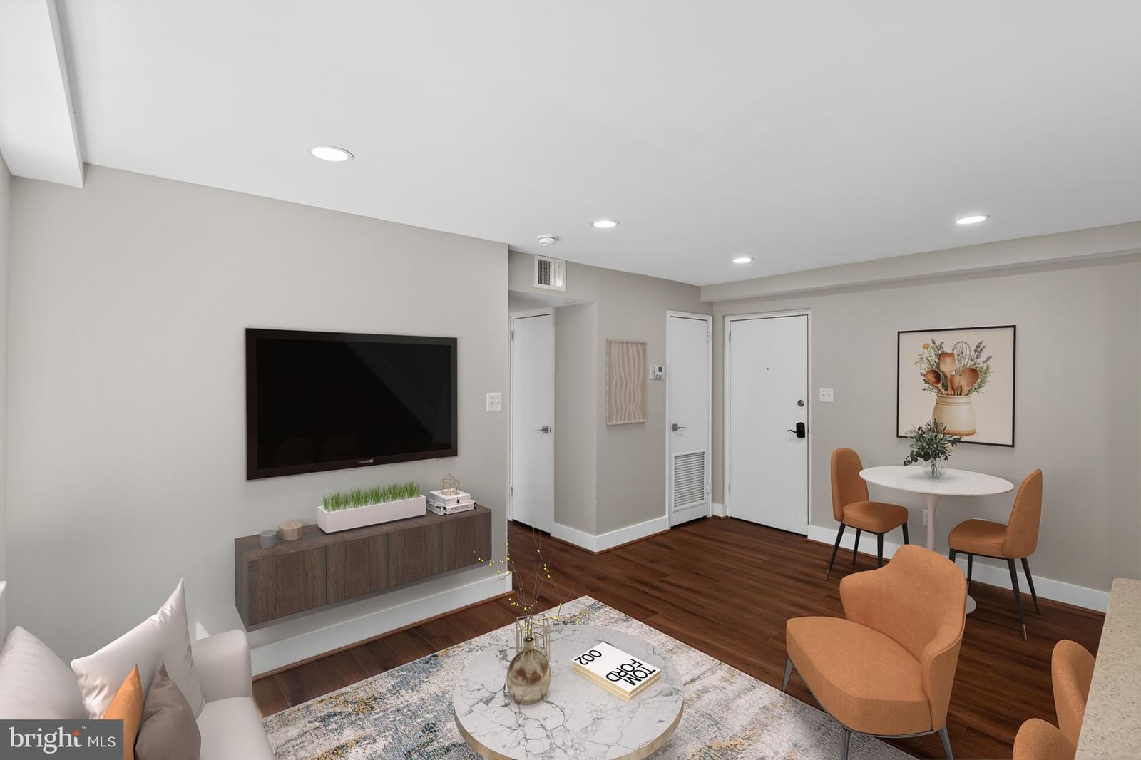 212 OAKWOOD STREET SE #213 photograph