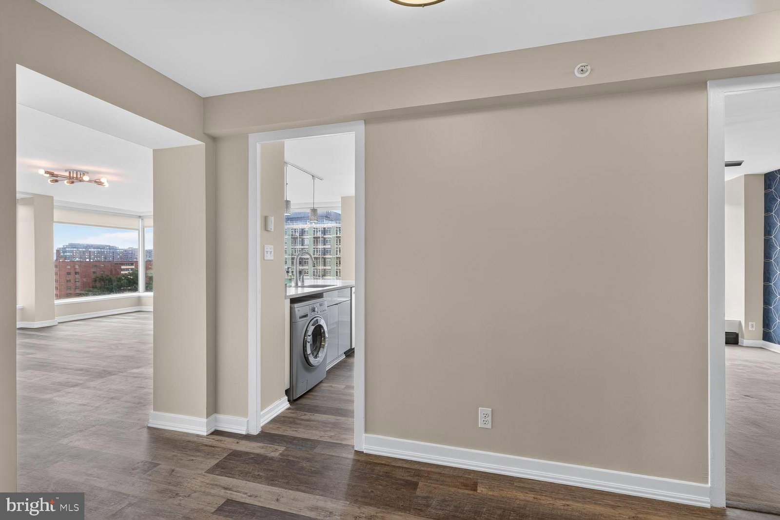 1101 3RD STREET SW #713 photograph