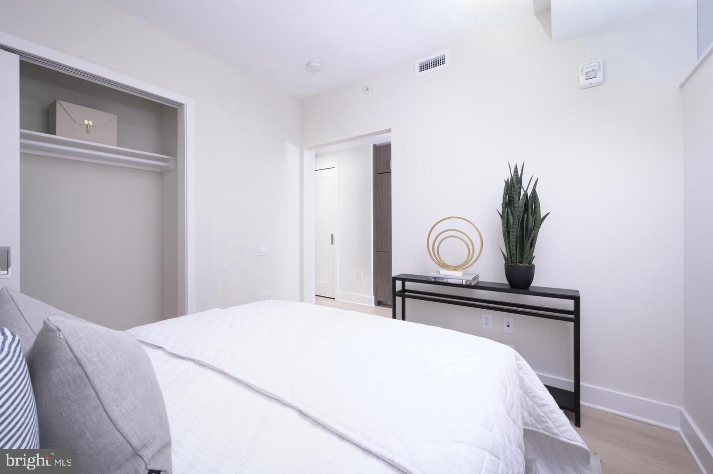 1211 SE VAN STREET SE #1010 photograph