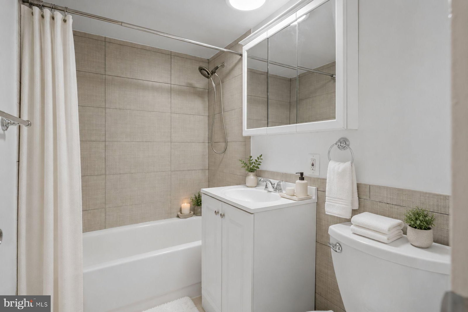 1250 SW 4TH STREET SW #W104 photograph