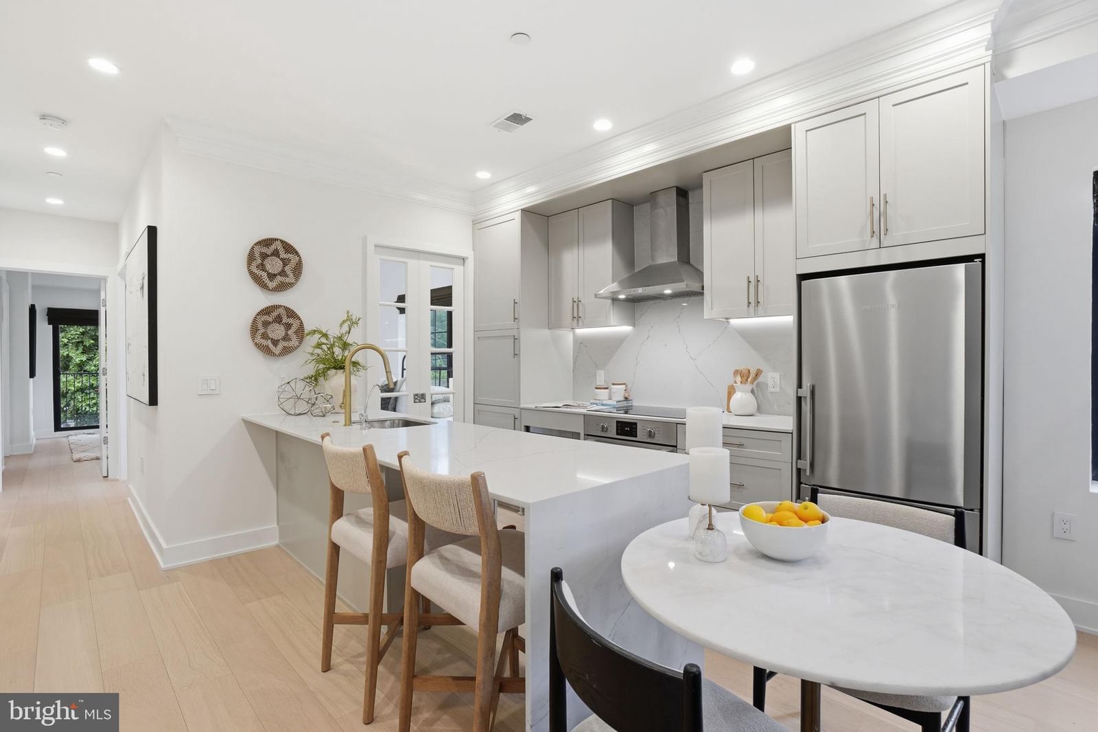 2642 39TH STREET NW #6 photograph
