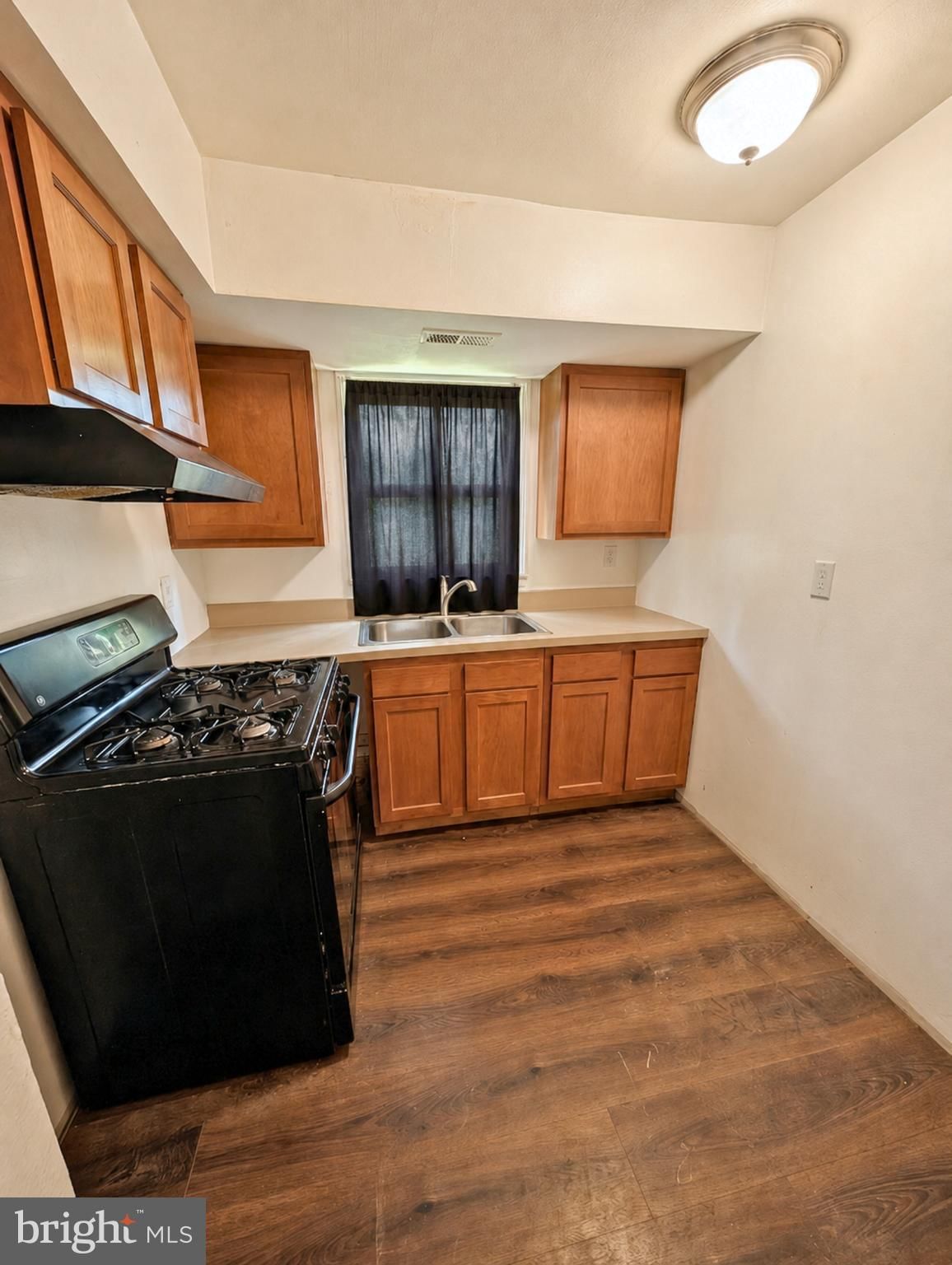 450 XENIA STREET SE #6 photograph