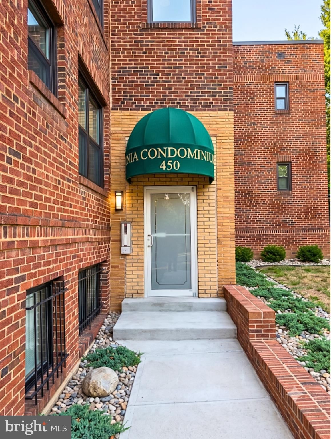 450 XENIA STREET SE #6 photograph