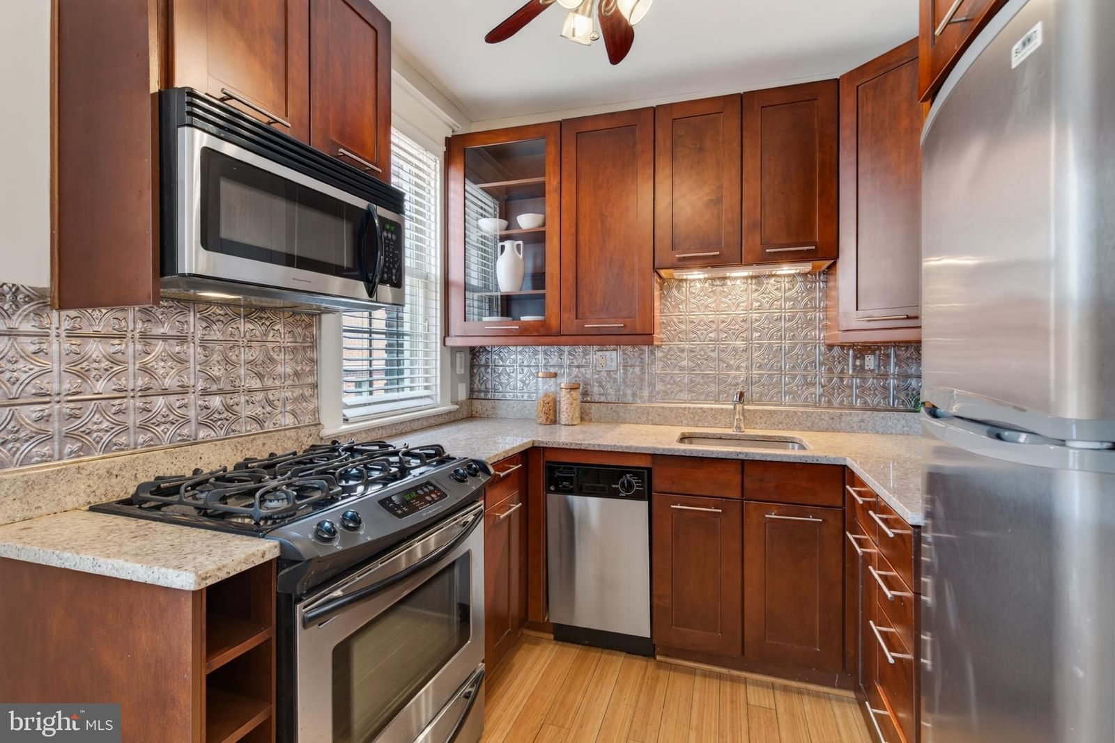 3026 WISCONSIN AVENUE NW #205 photograph