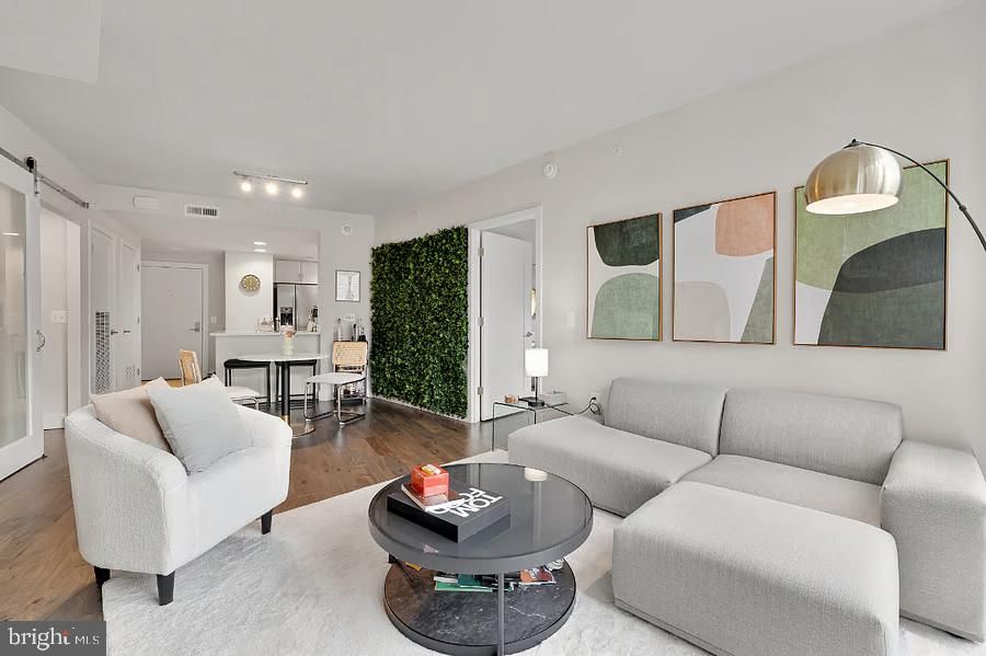 50 FLORIDA AVENUE NE #419 photograph