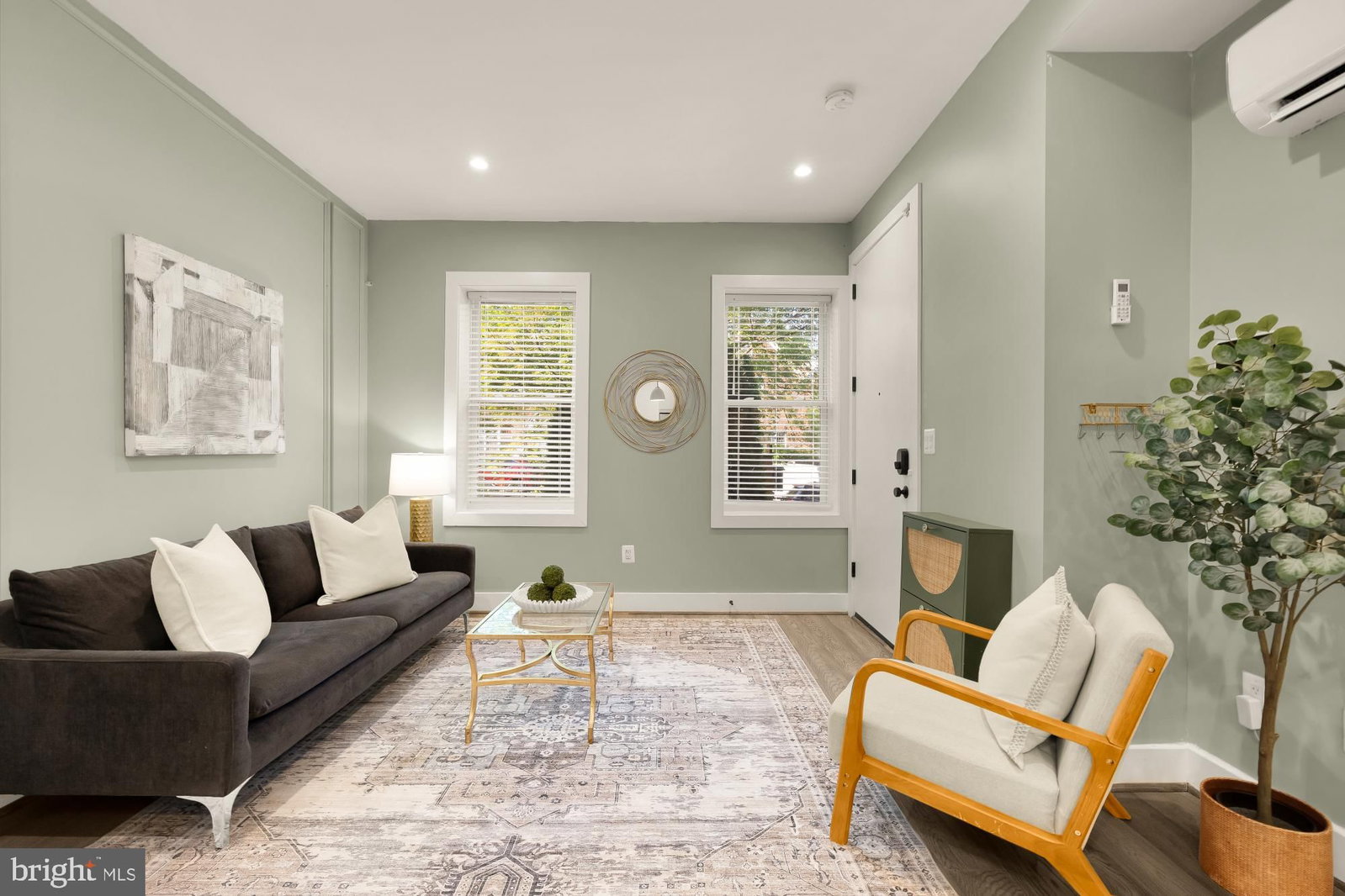 1120 PENN STREET NE #2 photograph