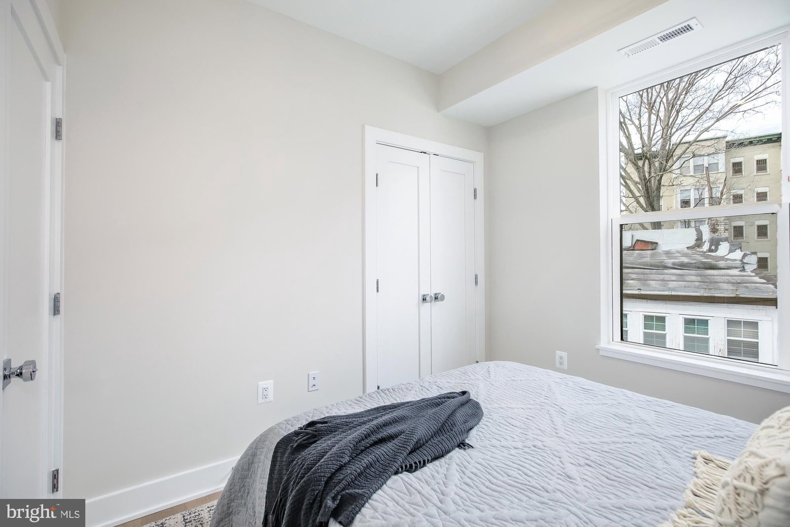 1421 SPRING ROAD NW #302 photograph