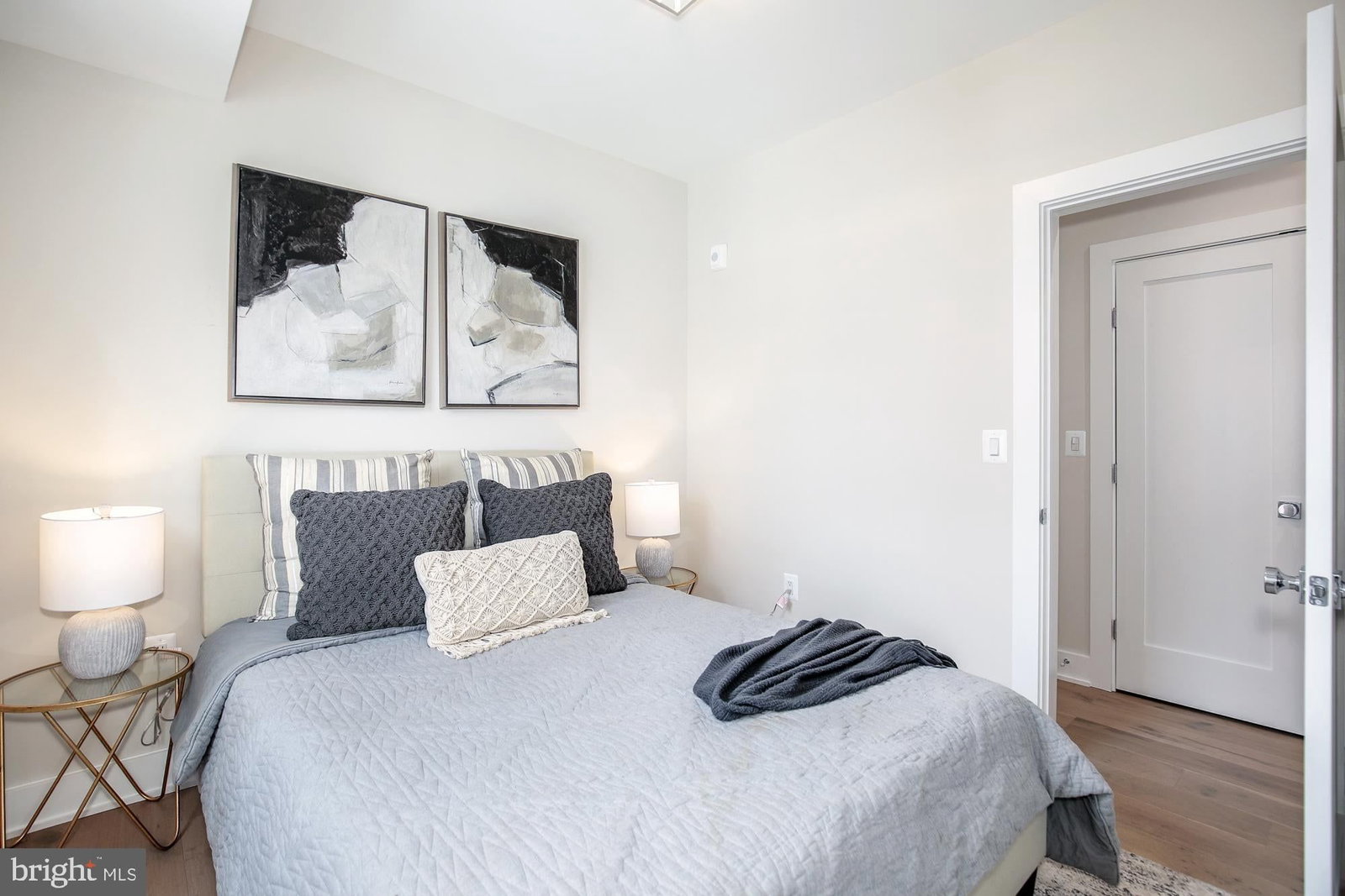 1421 SPRING ROAD NW #302 photograph