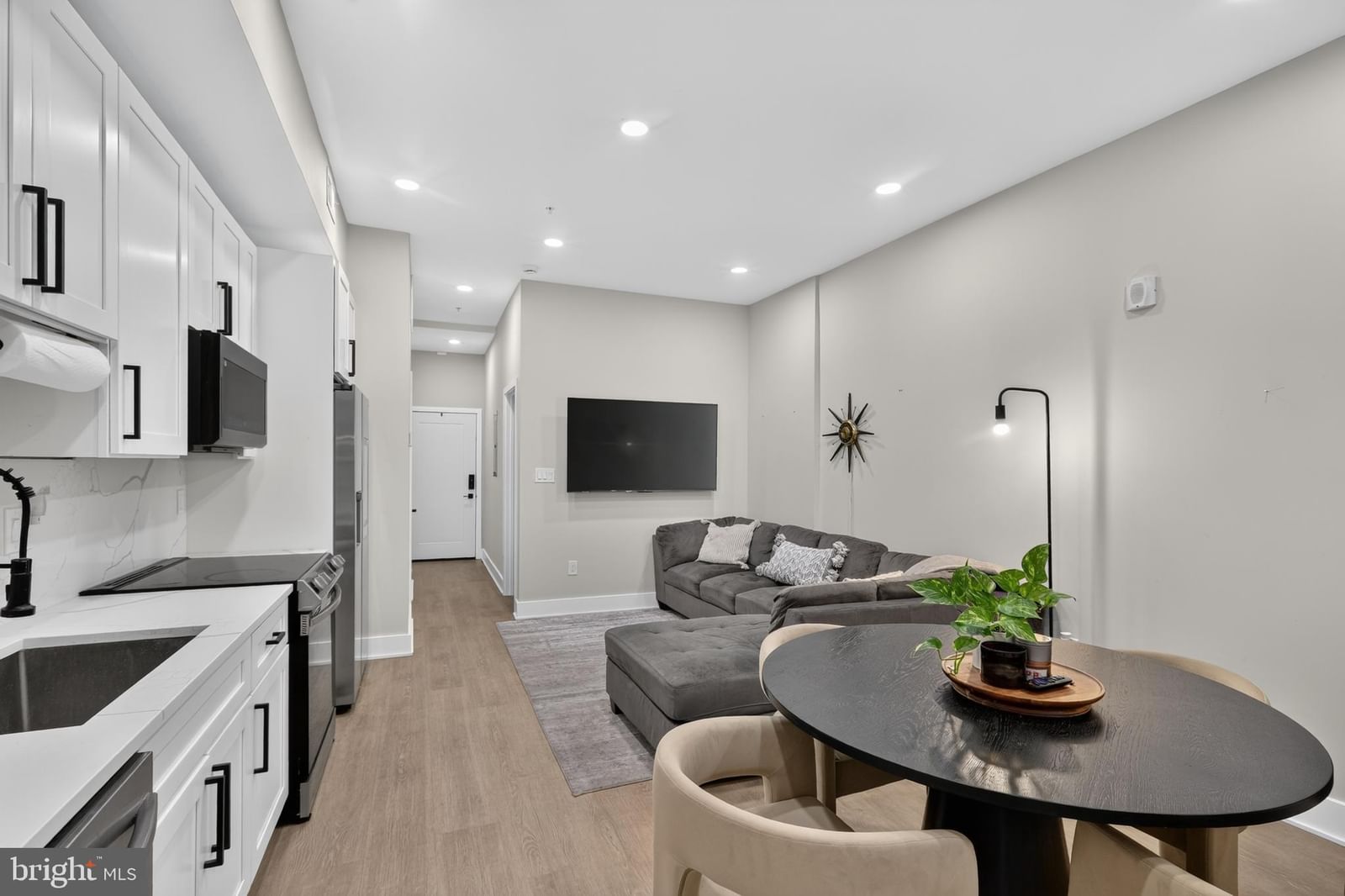 611 KENNEDY STREET NW #C02 photograph
