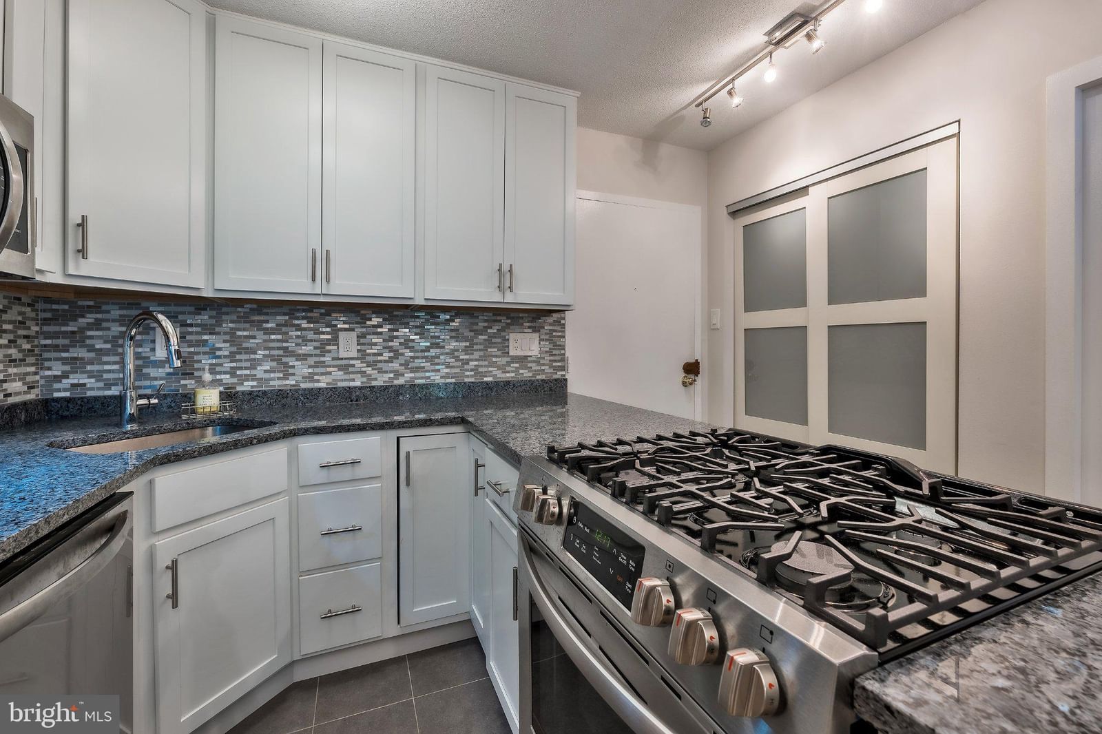 2201 L STREET NW #217 photograph