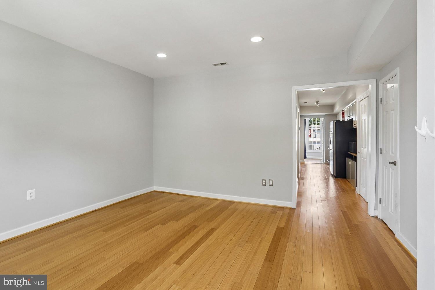 937 RANDOLPH STREET NW #1 photograph