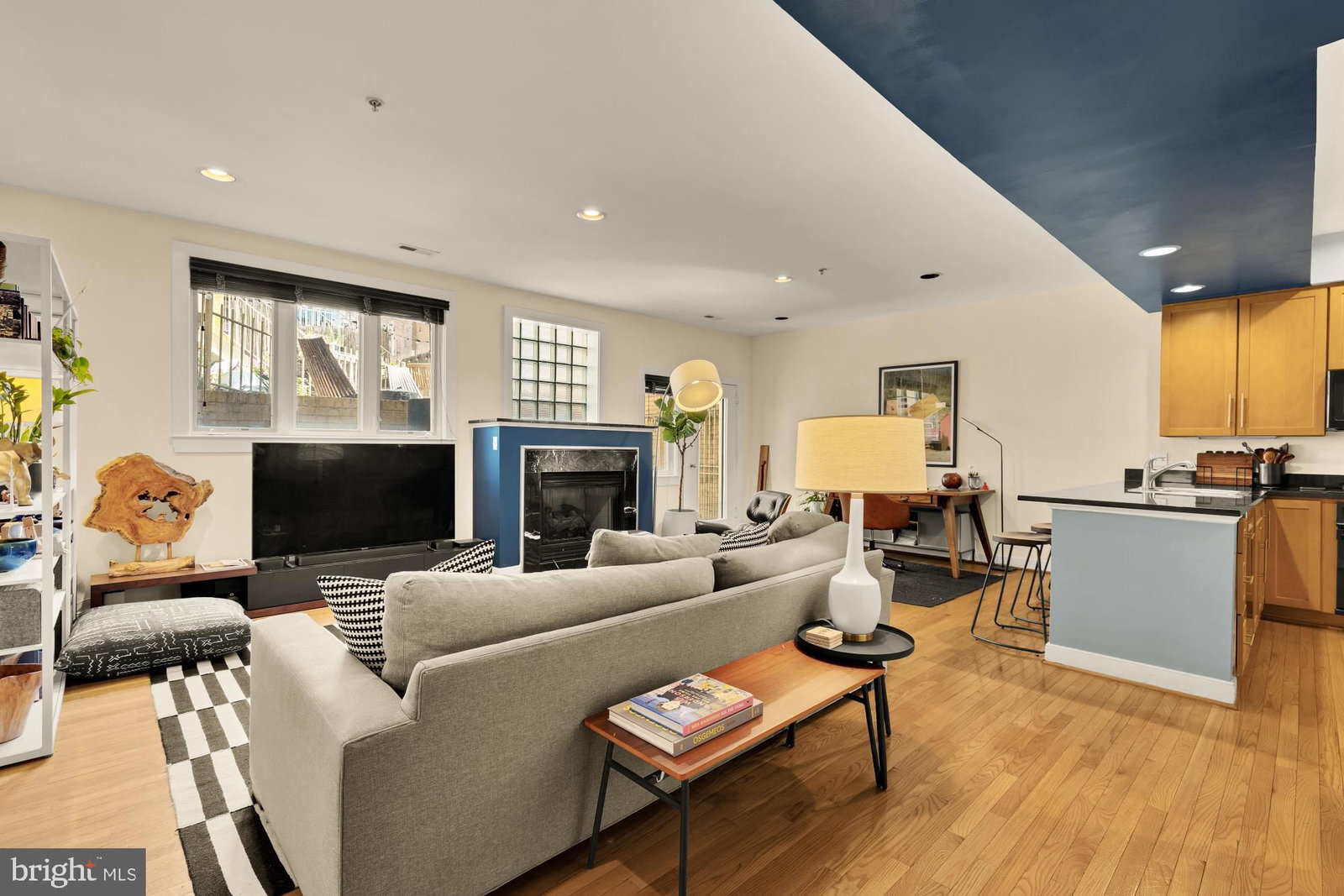 2363 CHAMPLAIN STREET NW #3 photograph
