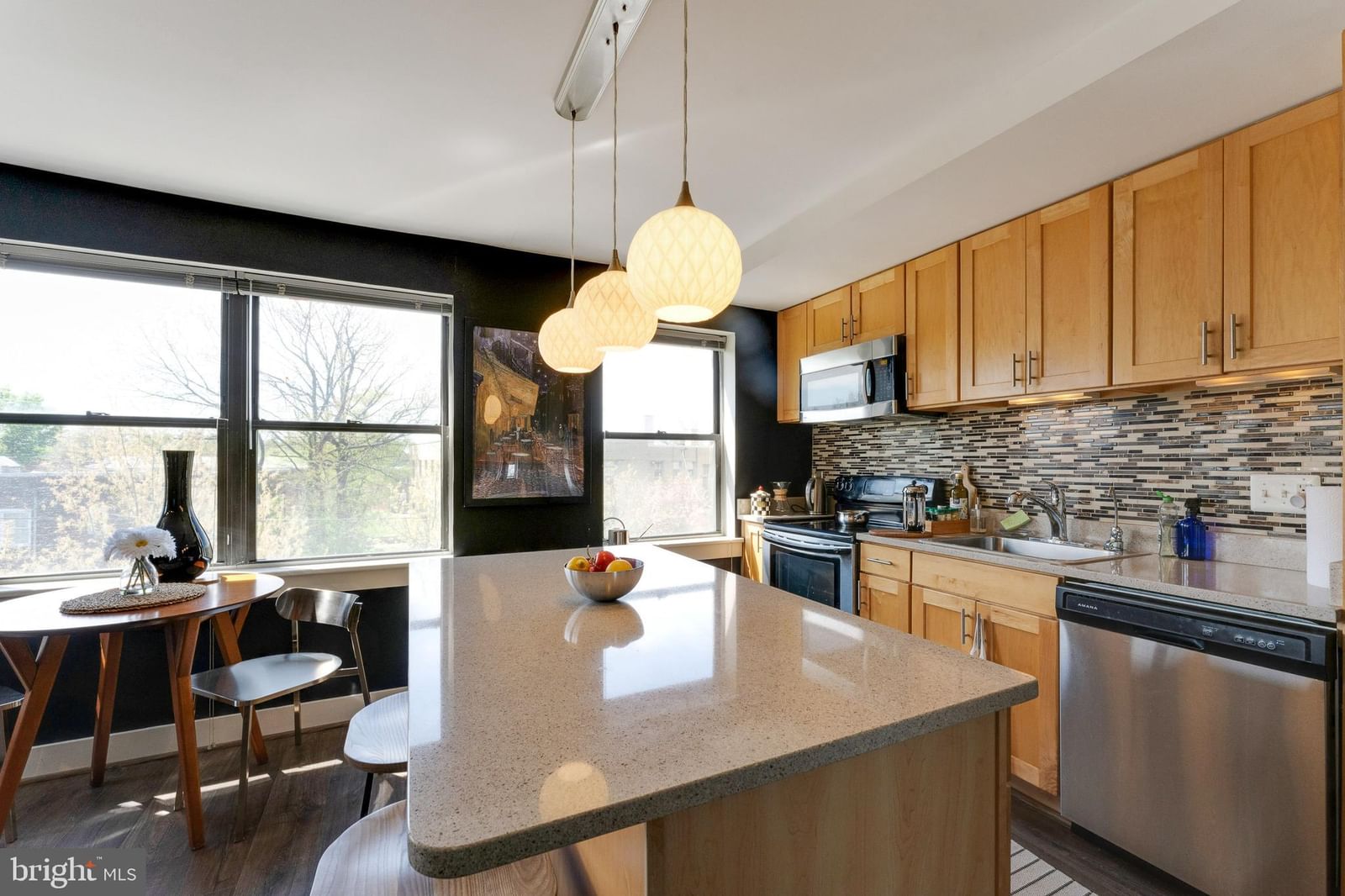 212 OAKWOOD STREET SE #322 photograph