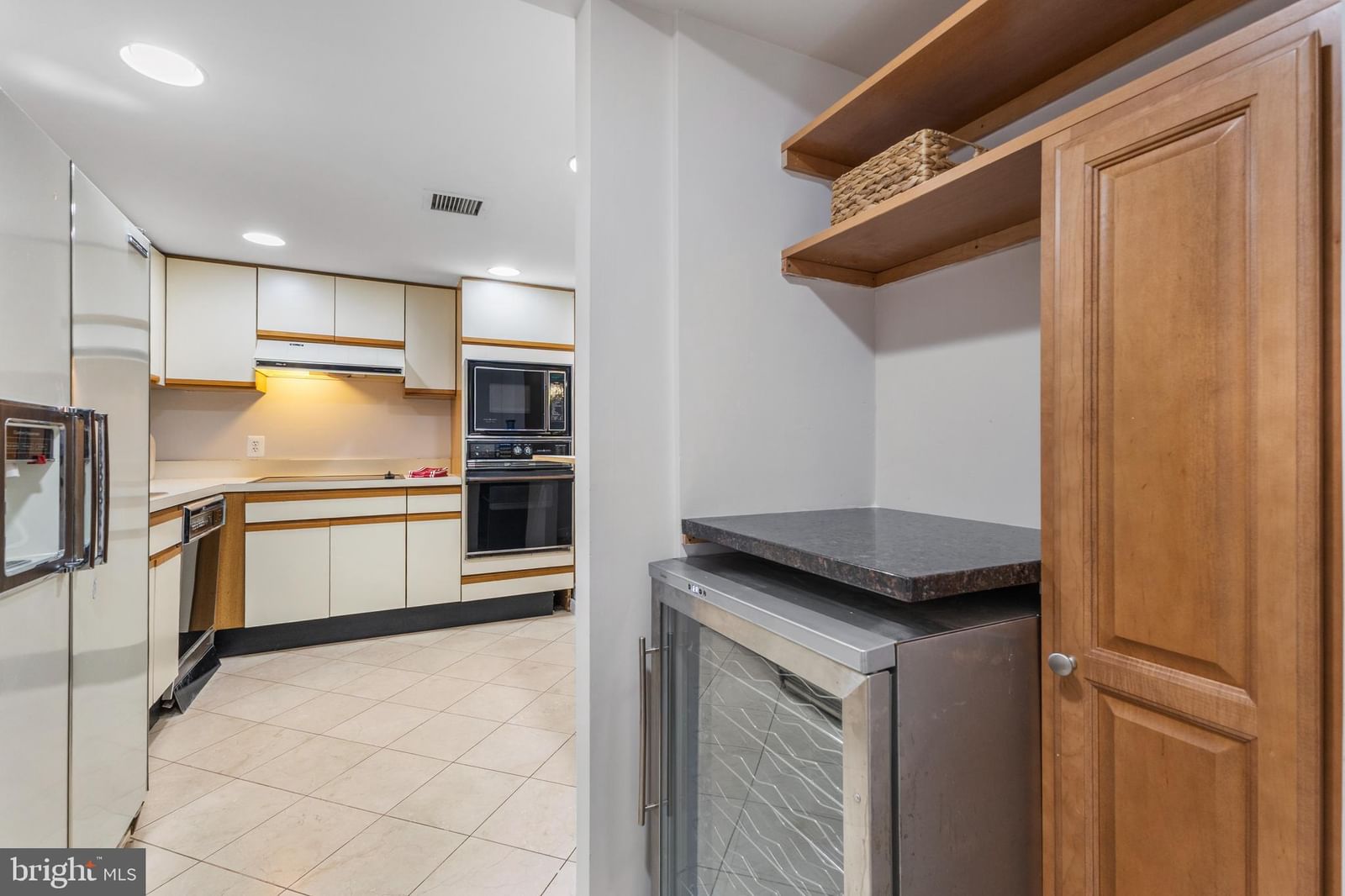 1099 22ND STREET NW #104 photograph