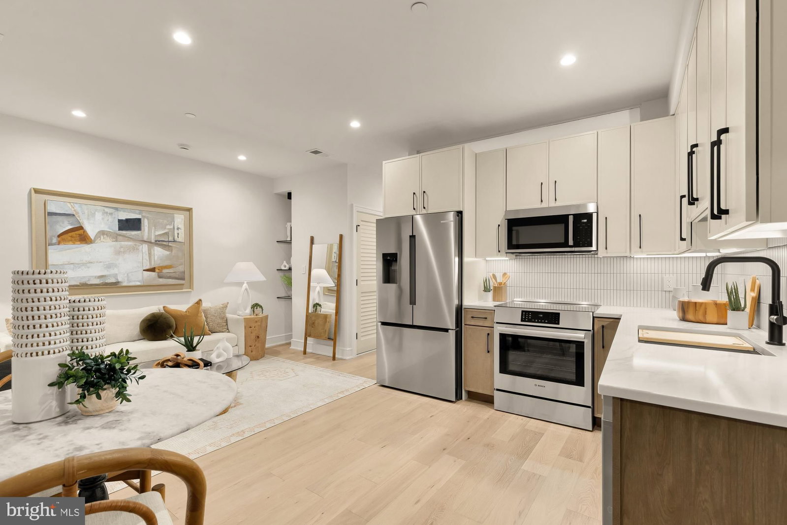1463 HARVARD STREET NW #6 photograph