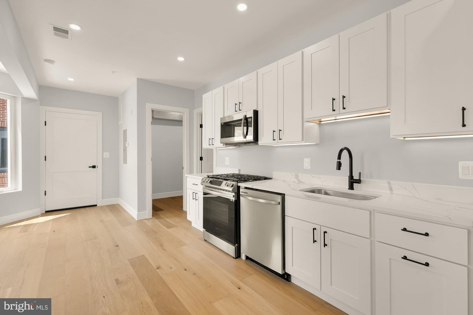 3215 MOUNT PLEASANT STREET NW #301 photograph