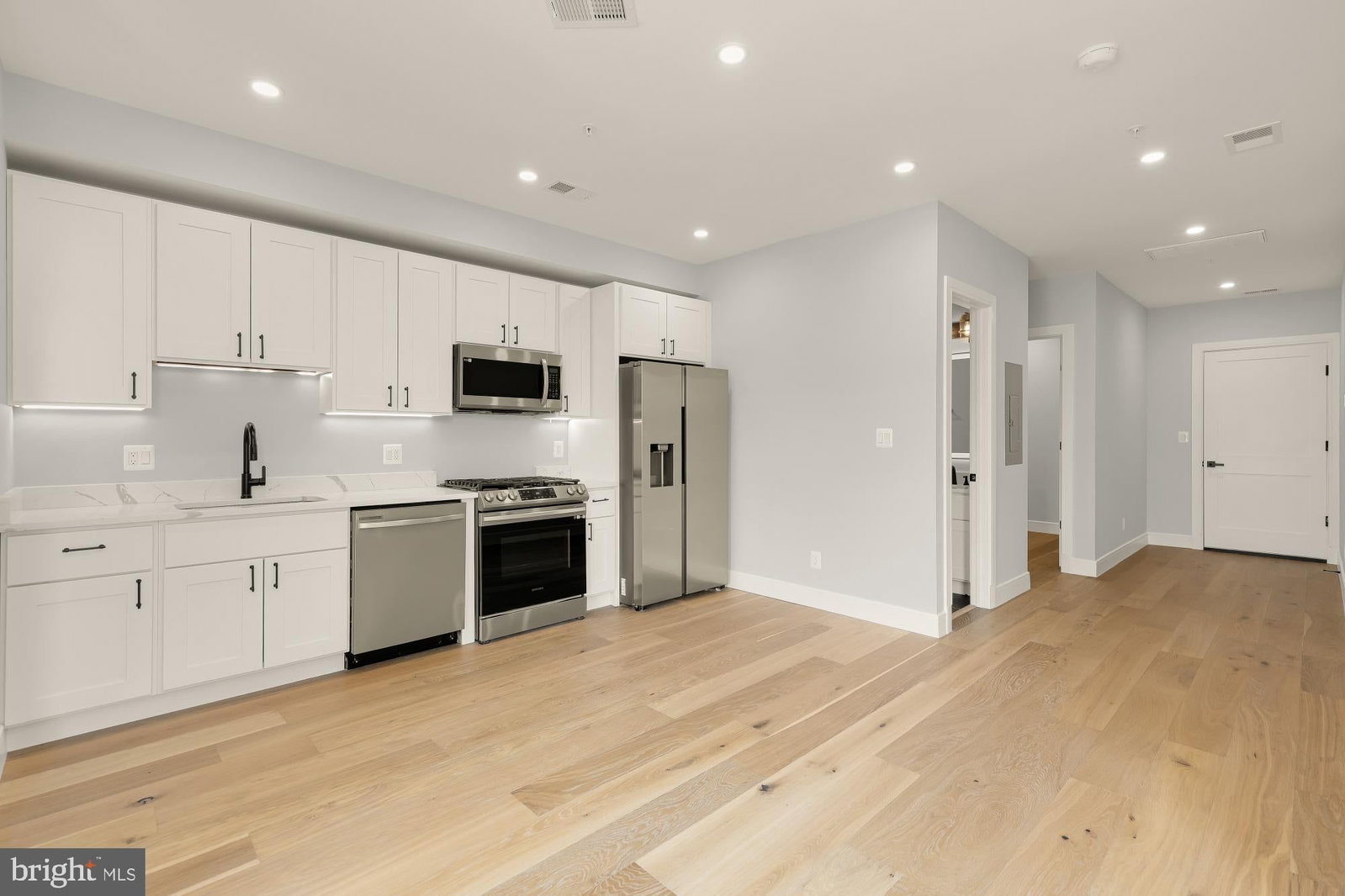 3215 MOUNT PLEASANT STREET NW #303 photograph