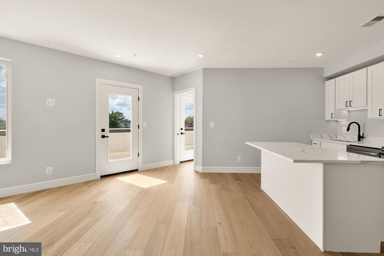 3215 MOUNT PLEASANT STREET NW #403 photograph
