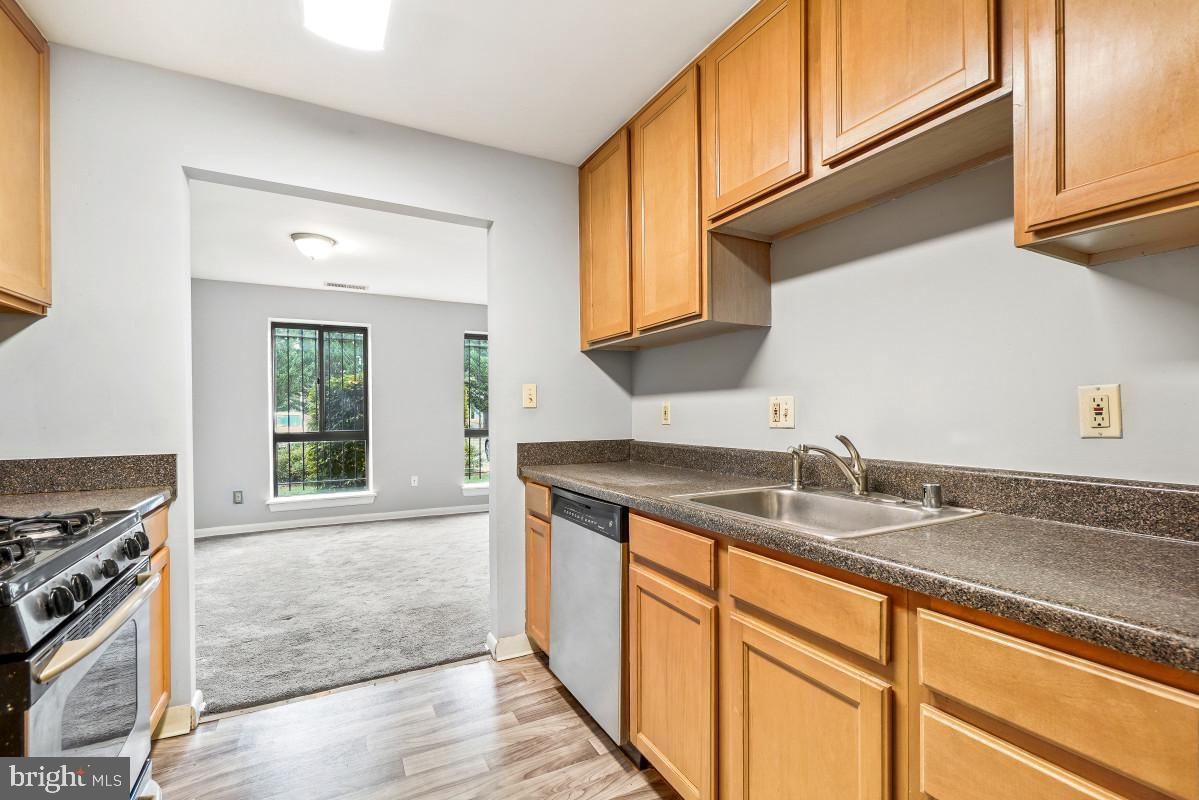 1713 GAINESVILLE STREET SE #101 photograph