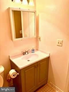 1240 HOLBROOK TERRACE NE #101 photograph
