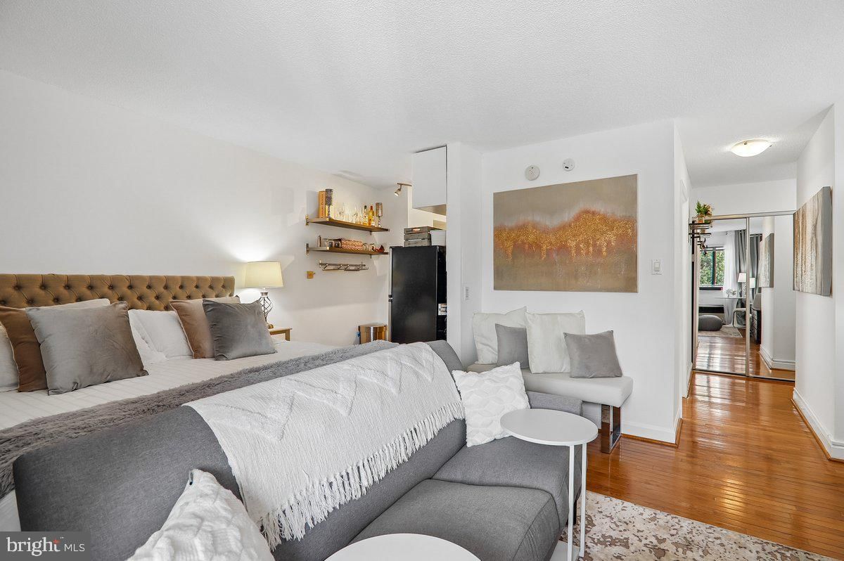 1816 NEW HAMPSHIRE AVENUE NW #303 photograph