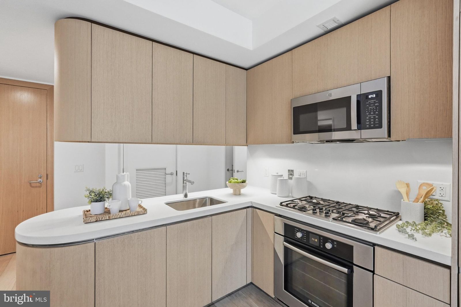 925 H STREET NW #308 photograph
