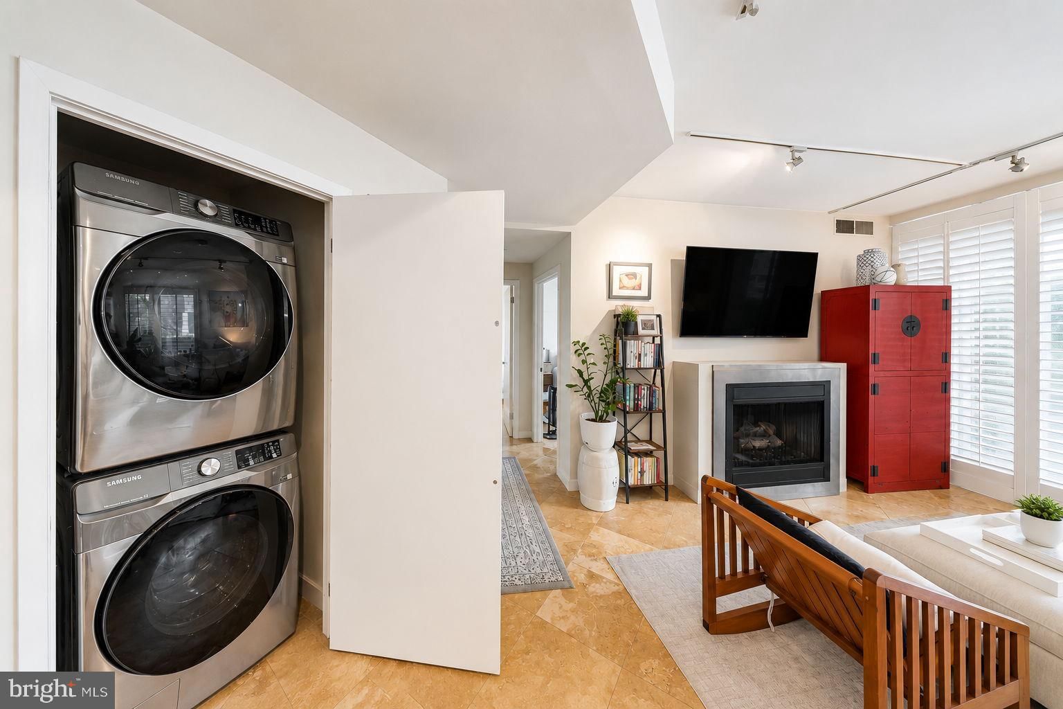 1300 13TH STREET NW #102 photograph